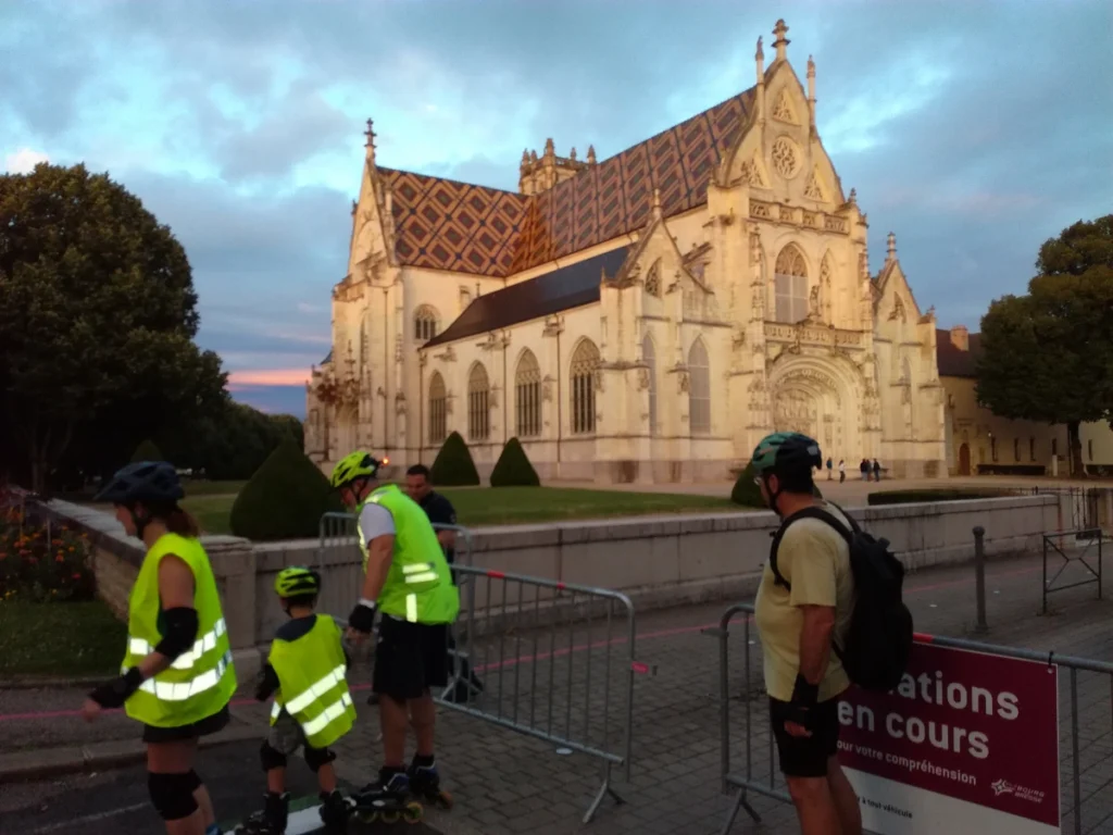 BOURG-EN-ROLLER